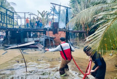  Diduga Korsleting Listrik, Rumah Warga Kuripan Muara Enim Ludes Terbakar