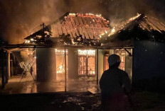 Rumah Warga Bayung Lencir Terbakar, Kerugian Capai Rp100 Juta