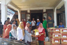 Dinkes Muba Bersama Keluarga Pengeran H Anang Mahidi Beri Bantuan Warga Terdampak Banjir