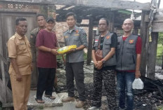  Satpol PP Linmas Muba Salurkan Bantuan untuk Korban Kebakaran di Sungai Keruh