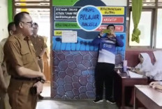 Kadisdikbud Muba Tinjau Pelaksanaan Ujian Sekolah di SDN 11 Sekayu