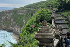 Menjelajahi Keindahan Pura Uluwatu: Destinasi Wisata Budaya Bali yang Memukau