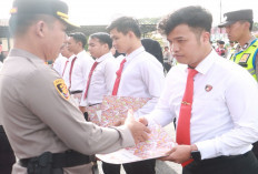 Sebagai Wujud Penghormatan, Kapolres Lahat Berikan Penghargaan Kepada Personil 