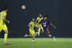 Tertahan di Kediri, Bojan Hodak Soroti Kepemimpinan Wasit