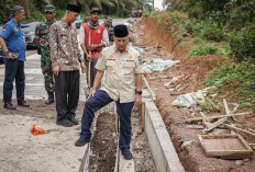 Sepanjang 7 Kilometer, PJ Bupati Apriyadi Bangun Jalan Hubungkan 4 Desa