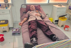  Aiptu Hadi Suhendra Donorkan Darah untuk Pasien di RSUD Ibnu Sutowo Baturaja