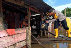Kapolres Muba Blusukan Berikan Bantuan Kepada Korban Banjir