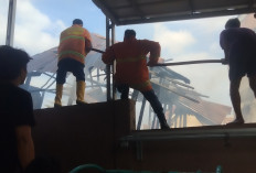 Satu Rumah Kayu di Silaberanti Palembang Ludes Terbakar, Diduga Akibat Ditinggal Masak