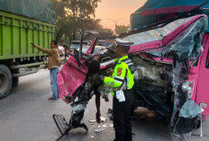 Sopir Truk Tewas Tabrak Truk Parkir di Jalan Soekarno-Hatta Palembang