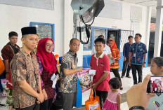 HUT Adhyaksa Ke-64, Kejari OKI Berbagi Kasih