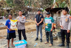 Bantuan Datang untuk Bapak Mudrina, Korban Kebakaran di Tungkal Jaya