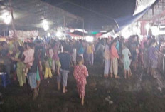 Keseruan Warga Desa Ngulak Kunjungi Pasar Malam 