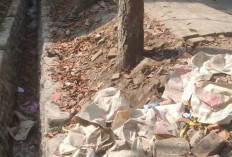 Sisa Bangunan Drainase di Jalan Merdeka Muba Dibiarkan Berantakan, Ganggu Pemandangan Kota Sekayu