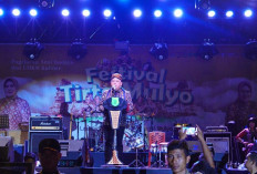 Malam Mingguan di Keluang, Pj Bupati Sandi Fahlepi Harapkan Festival Tirto Mulyo Dongkrak Perekonomian 
