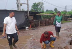 Camat Gandus Blusukan Jalan Kaki Pantau Infrastruktur Warga
