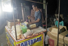 Raup Omzet Ratusan Ribu, Pedagang Roti Bakar Ini Tetap Laris di Tengah Ekonomi Lesu