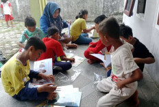 Perpustakaan Desa Awal Terusan Dukung Minat Baca Anak-Anak Melalui Inisiatif Jemput Bola