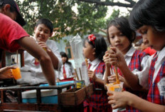 Jajanan Sekolah Mengintai, Orang Tua Diminta Lebih Waspada Risiko Kesehatan Anak