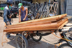 Ingin Kusen dan Pintu Rumah, Ini Nih Ada Pedagang Keliling Siap Datangi Rumah Konsumen 