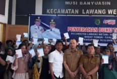  Pemkab Muba Salurkan Buku Tabungan PKM untuk 149 Penerima di Empat Kecamatan