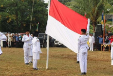 Wow Keren! Bentuk Formasi Angka 79, Paskibra Sanga Desa Sukses Kibarkan Bendera Merah Putih 