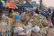 Sampah Menumpuk di Sungai Lilin, Truk Angkutan Rusak Ganggu Layanan Kebersihan