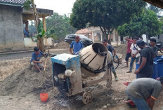 Pembangunan di Desa Supat Timur Menggeliat, Gunakan Dana Desa Kades Bangun Jalan Poros 