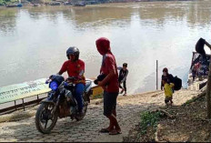 Penyebrangan Ramai, Pemilik Usaha Getek di Desa Keban II Sanga Desa Ketimban Rezeki 
