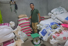  Polsek Sanga Desa Pastikan Stok Beras Aman dan Harga Stabil