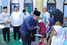 Ratu Dewa Berbagi Kebahagiaan dengan Anak Yatim