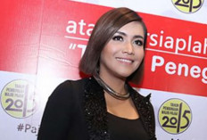 Denada Berdoa Soal Jodoh Saat Umrah: 
