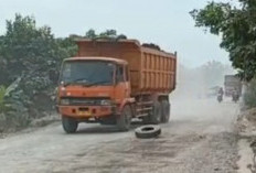 Bukannya Mulus Malah Berdebu: Warga Pinang Banjar Keluhkan Polusi dari Perbaikan Jalan Talang Siku