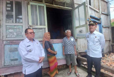 Pj Wali Kota Palembang, H Ratu Dewa, Tinjau Rumah Korban Angin Kencang