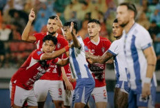 Persib Tundukkan Bali United, Johnny Jansen Soroti Kartu Merah