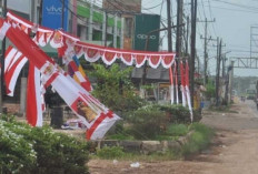 Momen Agustus, Penjual Umbul-Umbul dan Bendera Mulai Bermunculan 