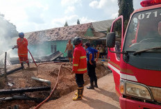 Cepat Tanggap, Damkar Muba dan Warga Berhasil Kendalikan Api: Empat Rumah Ludes Terbakar di Dawas