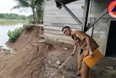 Longsor Tebing Sungai Musi Hantui Warga Desa Air Itam, Dua Keluarga Mengungsi