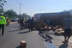 Truk Diduga Rem Blong Tewaskan Pasutri di Flyover Gelumbang