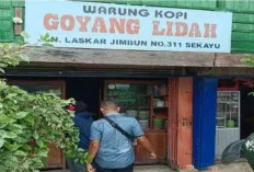 Hari Libur, Warkop Goyang Lidah Ramai Dikunjungi 