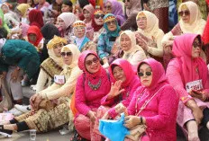 Peringati Hari Kebaya Nasional 2026, Sumsel Cetak Rekor Muri Dunia Lewat Parade Songket di Jembatan Ampera