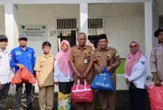 Dinsos Salurkan Bantuan Bupati Muba untuk Korban Kebakaran di Desa Sari Agung