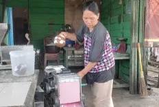 Hajatan Meningkat, Penjualan Kelapa Tembus Ribuan Butir per Minggu