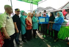  Ketua TP PKK Palembang Tinjau Korban Kebakaran di Sematang Borang, Satria Nekat Terobos Api 