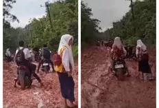 Warga Desa Tangai Ogan Ilir Keluhkan Jalan Rusak   