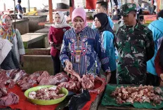 Jelang Idul Adha, Pemkab Muba Sidak Pemantauan Harga dan Stok Barang di Pasar Randik 