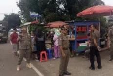 Satpol PP Muba Himbau PKL di Kecamatan Sekayu untuk Tertib Berjualan