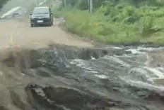 Kerusakan Jalan Lintas Provinsi Musi Rawas Memburuk, Pengendara Harus Ekstra Hati-Hati