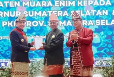 Akhiri Masa Tugas 9 Bulan, Pj Gubernur Sumsel Agus Fatoni Terima 4 Gelar Adat
