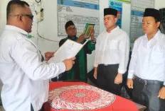 Camat Sanga Desa Hadiri Pelantikan Perangkat Desa Pengage