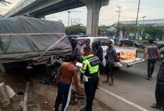 Motor Tabrak Truk Parkir di Harun Sohar Palembang, Pengendara Tewas di Tempat